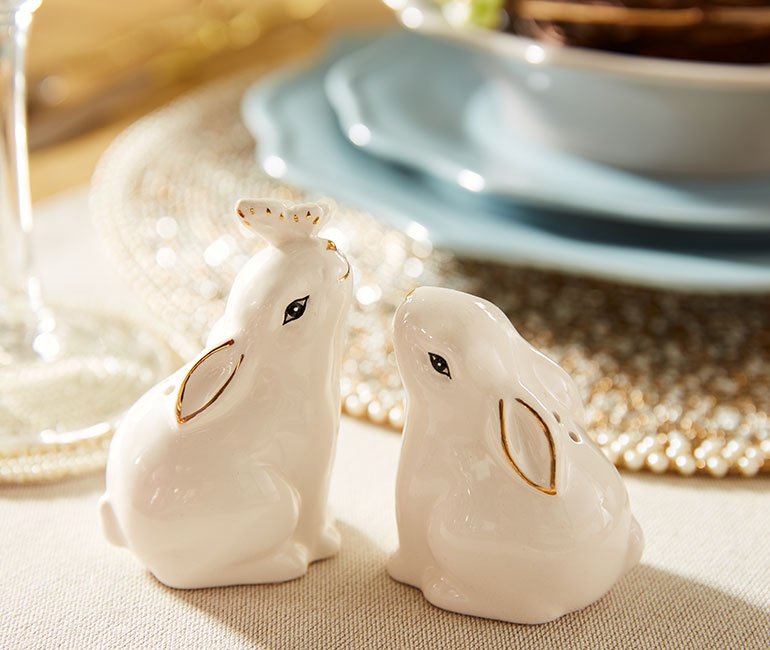 bunny salt and pepper shaker by Pier 1. Click to see even more easter decor ideas in the post! 