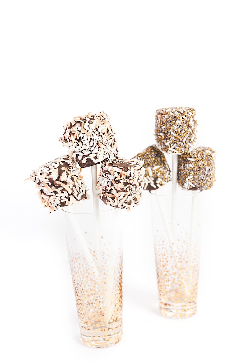 oscar party ideas gold confetti classes to decorate. Click to view even more gold and glam oscar party ideas