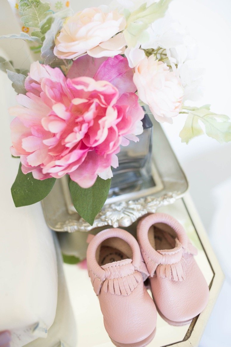 Baby girl nursery reveal. Click to see all of the detail from this gorgeous floral nursery