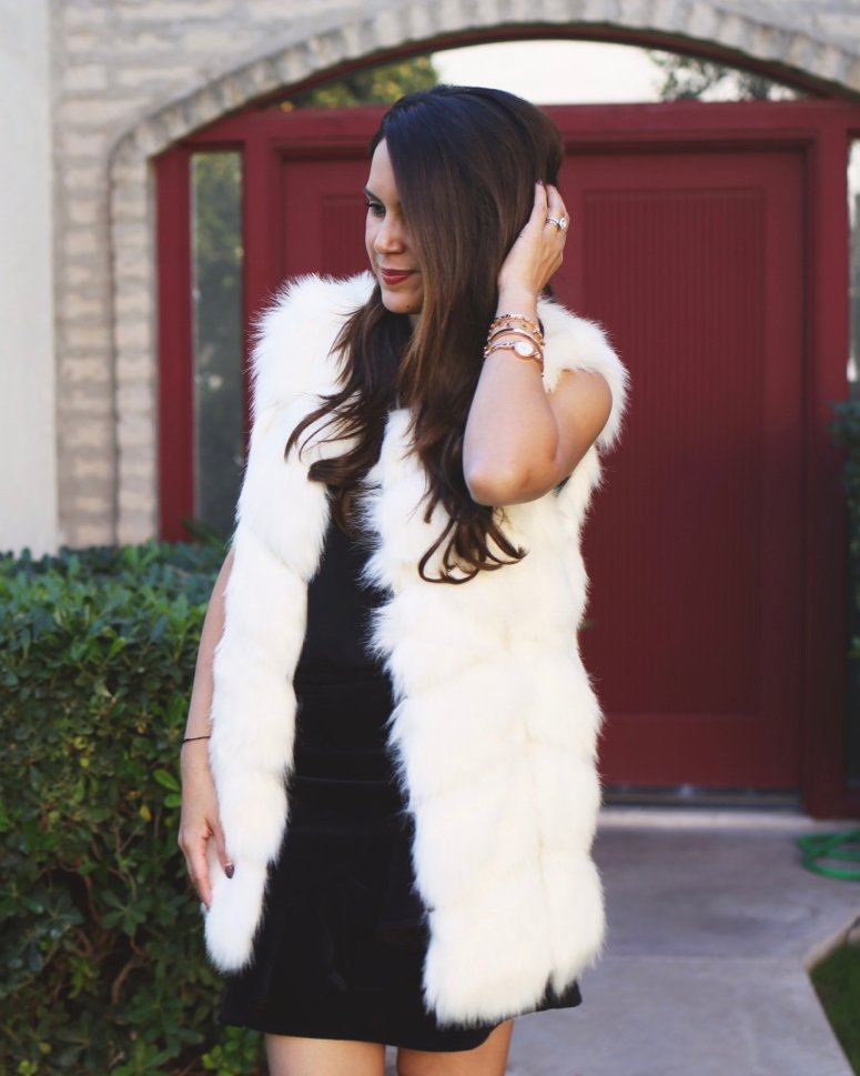 white faux fur vest how to wear